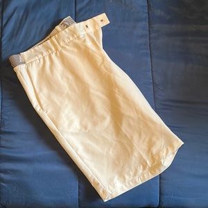 NIKE MENS DRI FIT WHITE SHORTS — SIZE 40